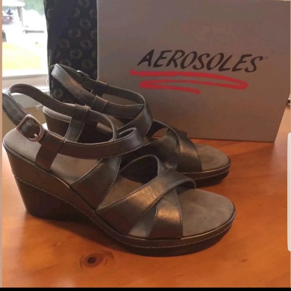 Aersoles Silver Gray Wedges Sandals 7.5